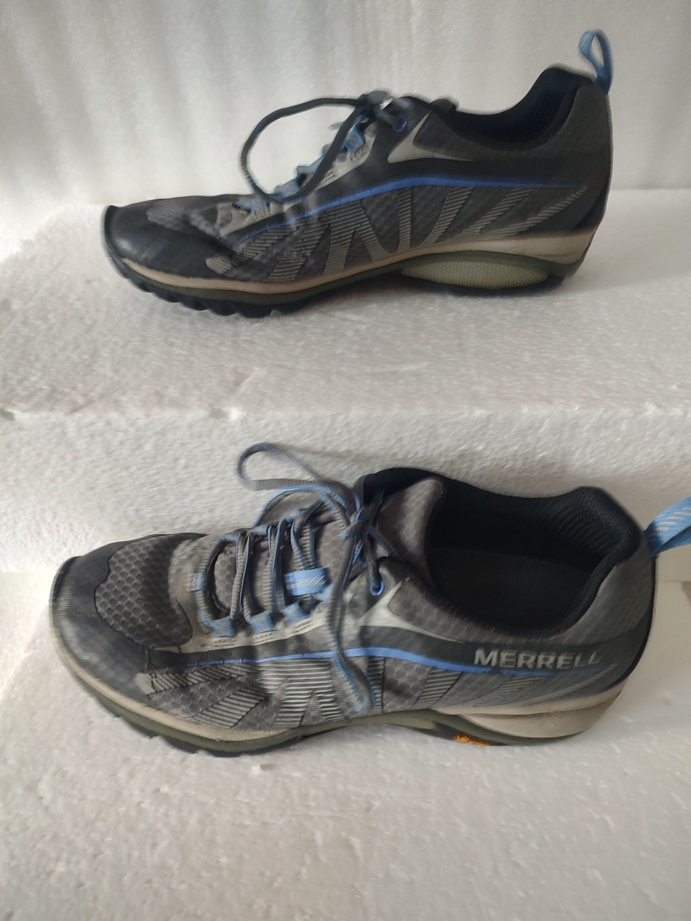 Merrell Women's s Gray & Blue Trail Running Shoes Sirens Edge Size 9
